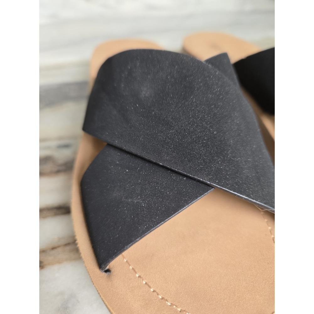 Solanz Black Crisscross Strap Sandals 7 - Picture 3 of 10